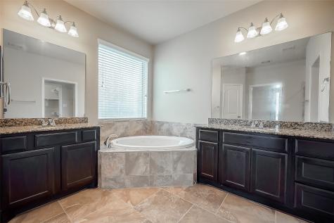 1987 Pierwood Creek Court Pearland TX 77584