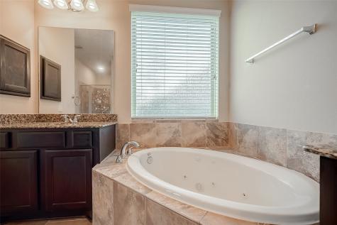 1987 Pierwood Creek Court Pearland TX 77584