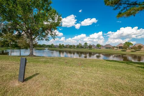 1987 Pierwood Creek Court Pearland TX 77584