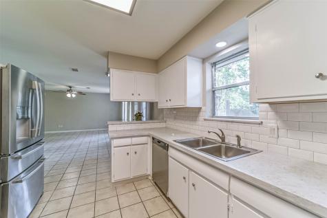5611 Carew Street Houston TX 77096