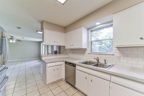 5611 Carew Street Houston TX 77096