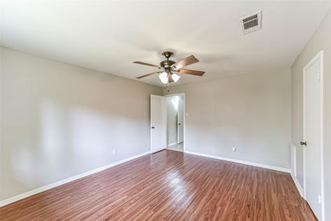 5611 Carew Street Houston TX 77096