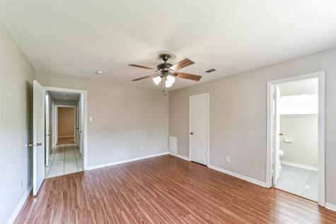5611 Carew Street Houston TX 77096