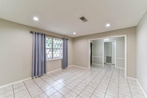5611 Carew Street Houston TX 77096