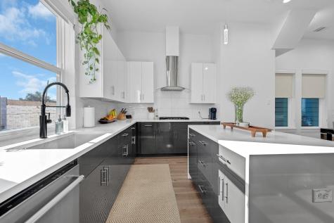 808 Fisher Street B Houston TX 77018