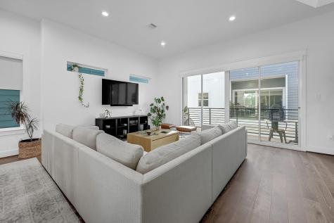 808 Fisher Street B Houston TX 77018