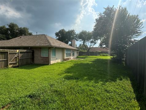 12127 Cyprus Field Houston TX 77070