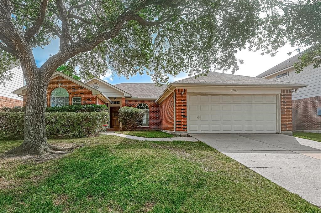17119 Grey Mist Drive Friendswood TX 77546