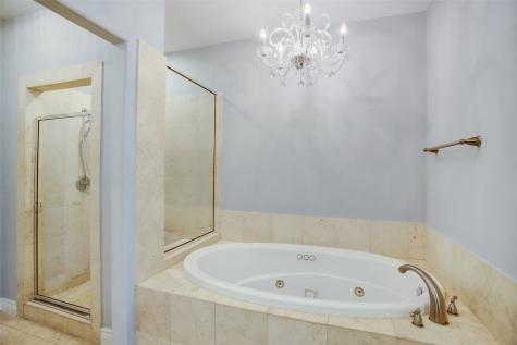 9026 Lakes At 610 Drive Houston TX 77054