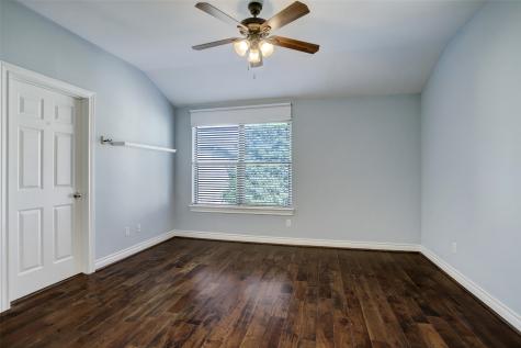 9026 Lakes At 610 Drive Houston TX 77054