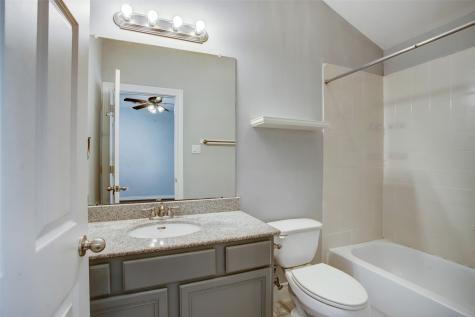 9026 Lakes At 610 Drive Houston TX 77054