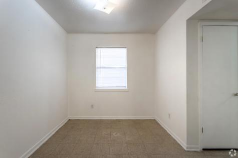 520 Laredo Street Navasota TX 77868