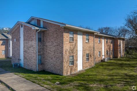520 Laredo Street Navasota TX 77868