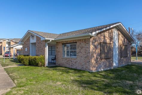 520 Laredo Street Navasota TX 77868