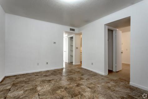 520 Laredo Street Navasota TX 77868