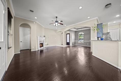293 W Bend Drive League City TX 77573