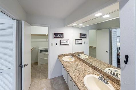 14427 Briarhills Parkway Houston TX 77077