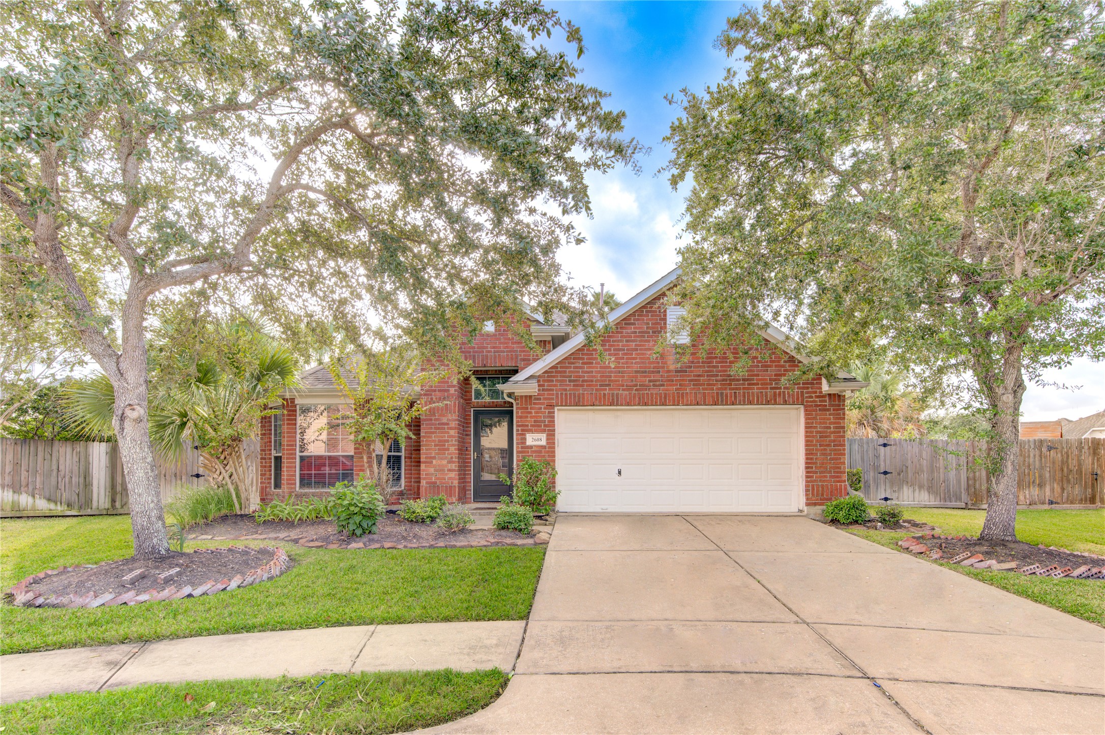 2608 Shady Springs Court Pearland TX 77584