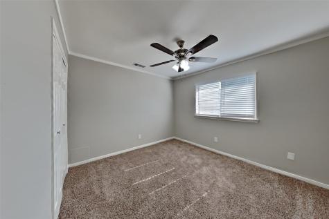 1039 Oxford Drive Pearland TX 77584