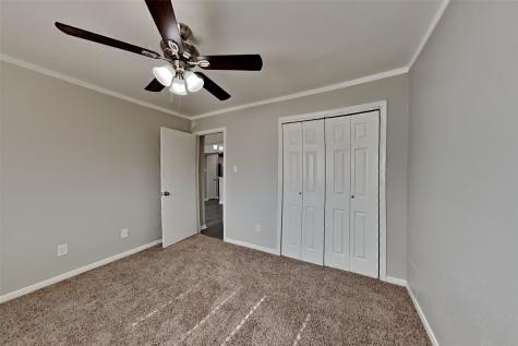 1039 Oxford Drive Pearland TX 77584