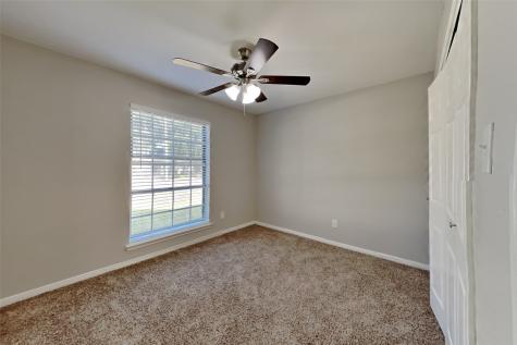 1039 Oxford Drive Pearland TX 77584