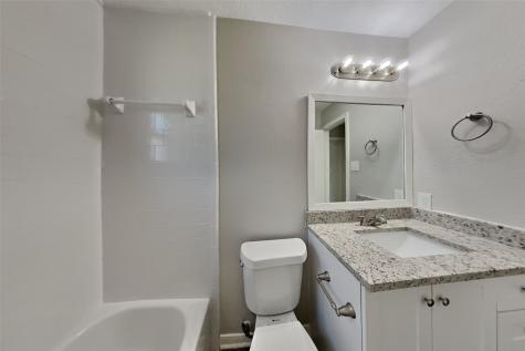 1039 Oxford Drive Pearland TX 77584