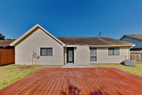 1039 Oxford Drive Pearland TX 77584