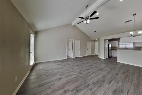 1039 Oxford Drive Pearland TX 77584
