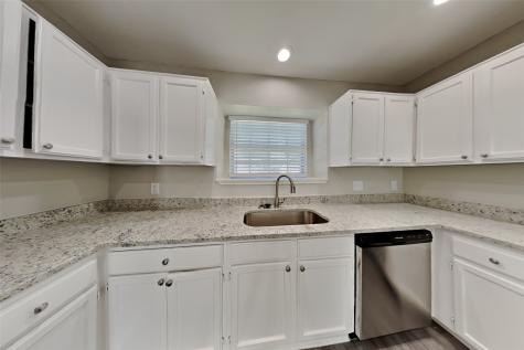 1039 Oxford Drive Pearland TX 77584