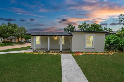 501 Schilling Street Baytown TX 77520