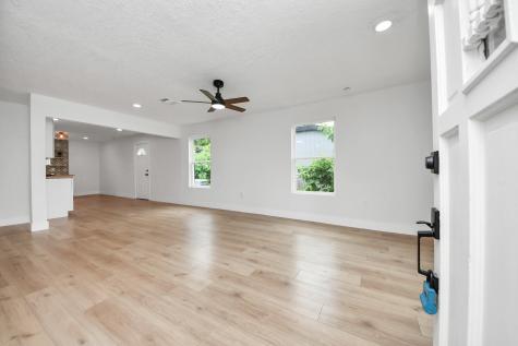 501 Schilling Street Baytown TX 77520