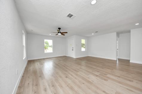 501 Schilling Street Baytown TX 77520