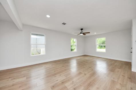 501 Schilling Street Baytown TX 77520