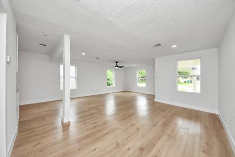 501 Schilling Street Baytown TX 77520