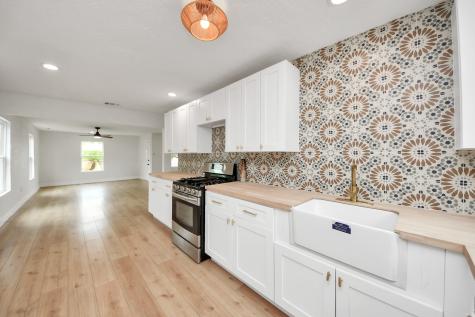 501 Schilling Street Baytown TX 77520