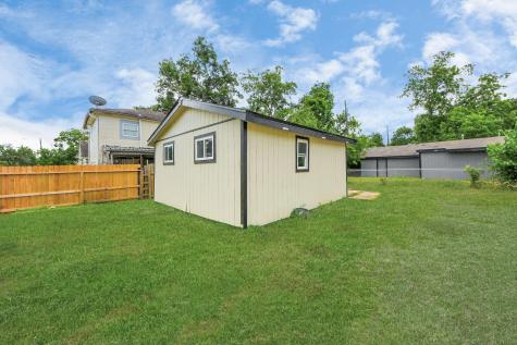 501 Schilling Street Baytown TX 77520