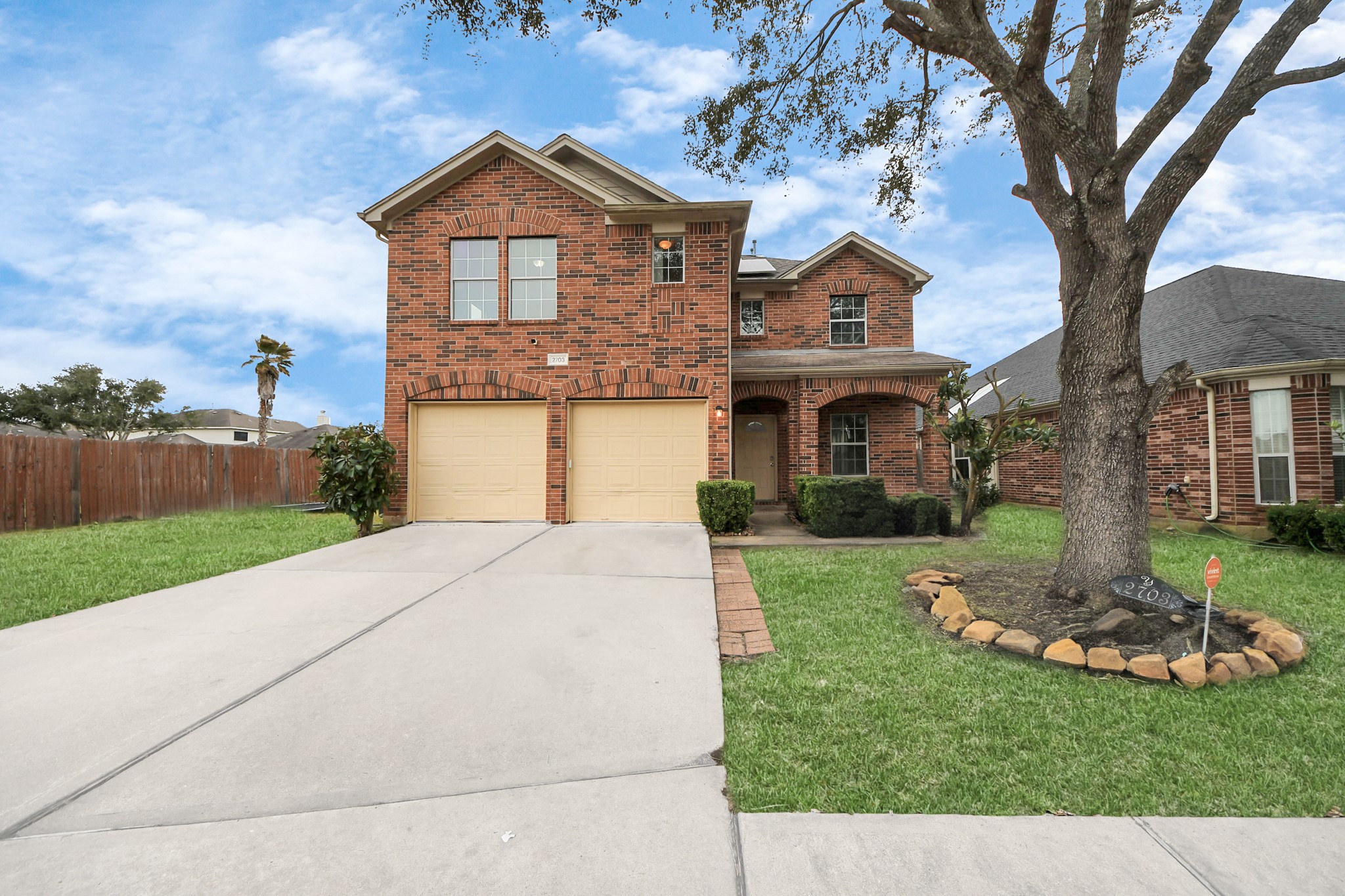 2703 Edgewick Elm Street Fresno TX 77545