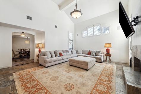 8017 W Oakwood Court Houston TX 77040
