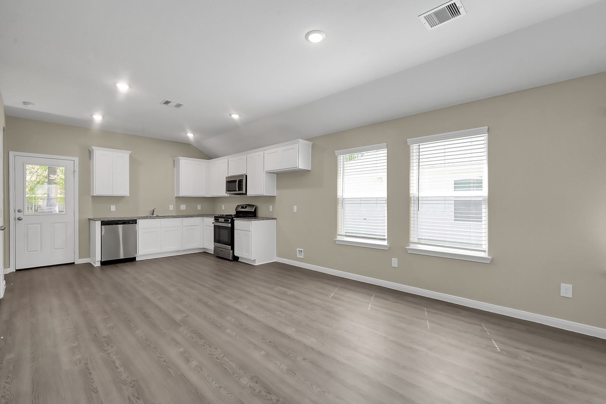 811 Jefferson Avenue Cleveland TX 77327