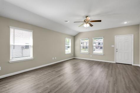 811 Jefferson Avenue Cleveland TX 77327