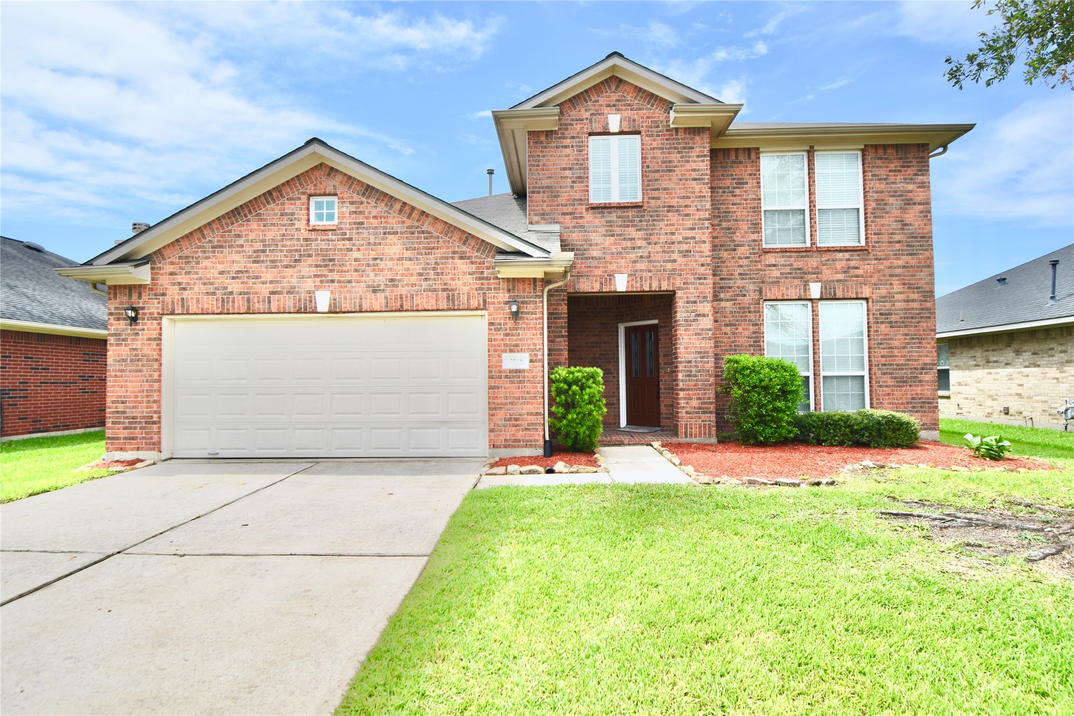 2016 Sandy Bank Lane Pearland TX 77581
