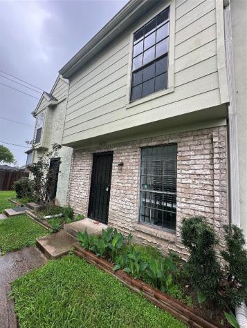 8636 Village Of Fondren Drive 8636 Houston TX 77071
