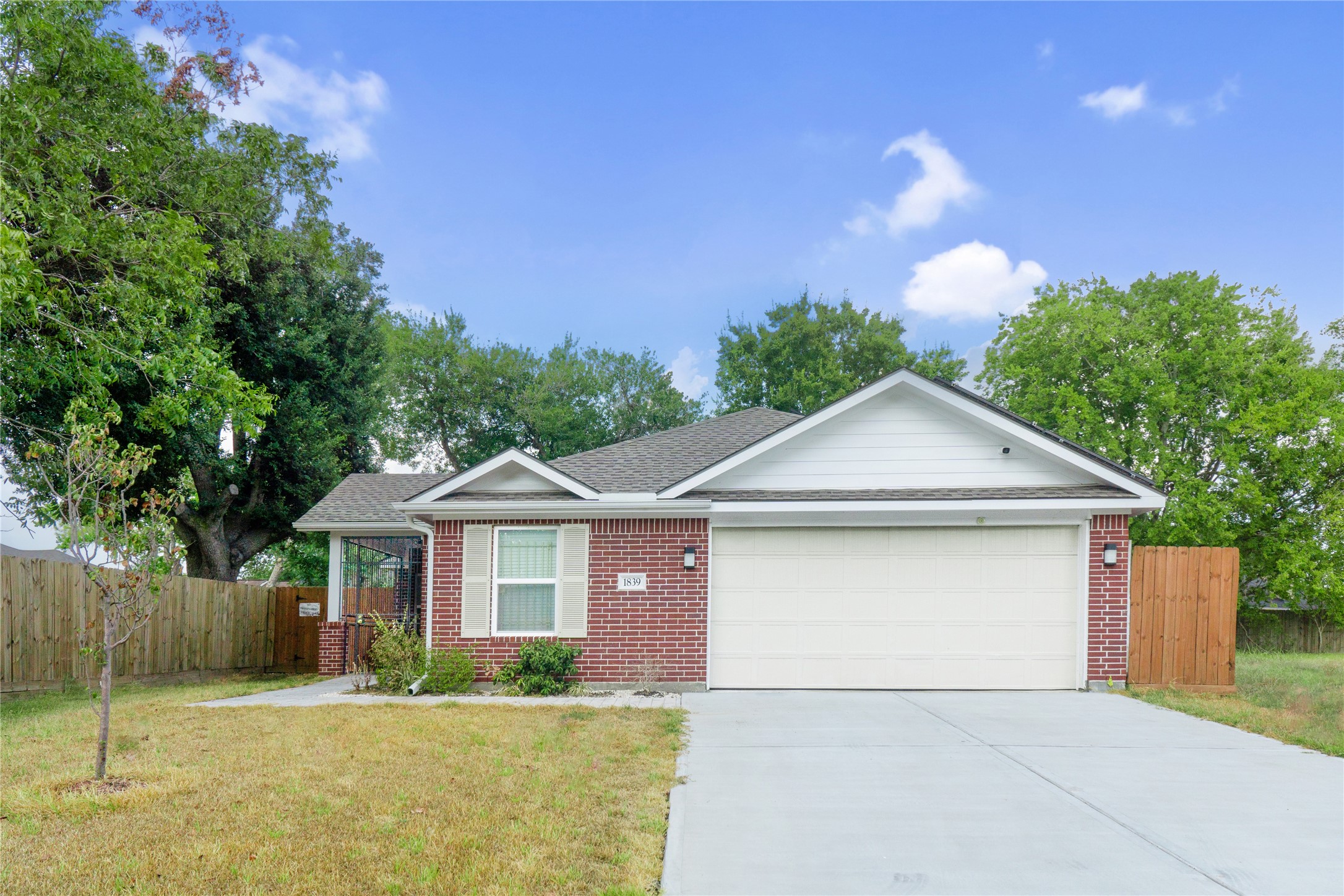1839 Hollyridge Drive Missouri City TX 77489