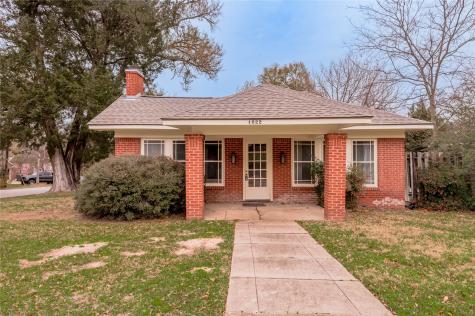 1622 15th Street Huntsville TX 77340