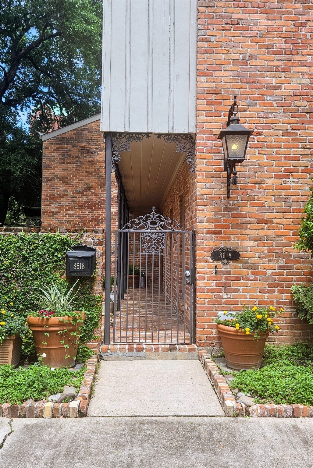 8618 La Fonte Street Houston TX 77024