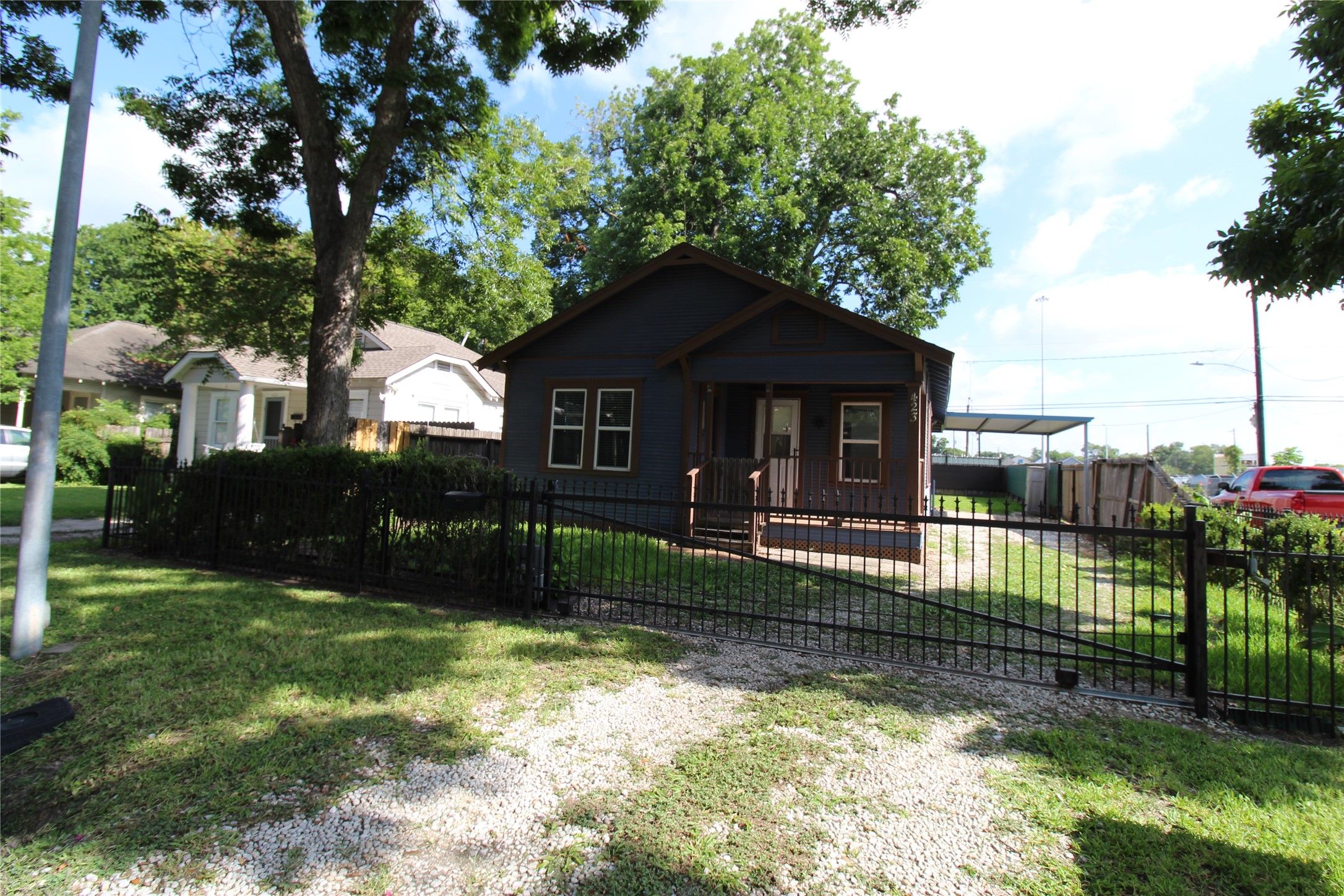 423 E 28th Street Houston TX 77008