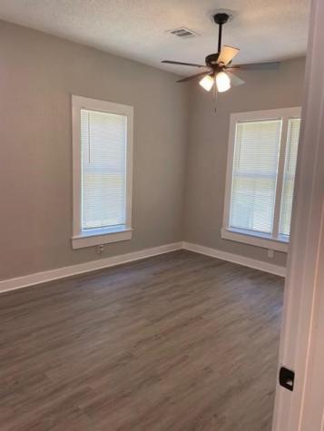 706 14th Avenue N Texas City TX 77590