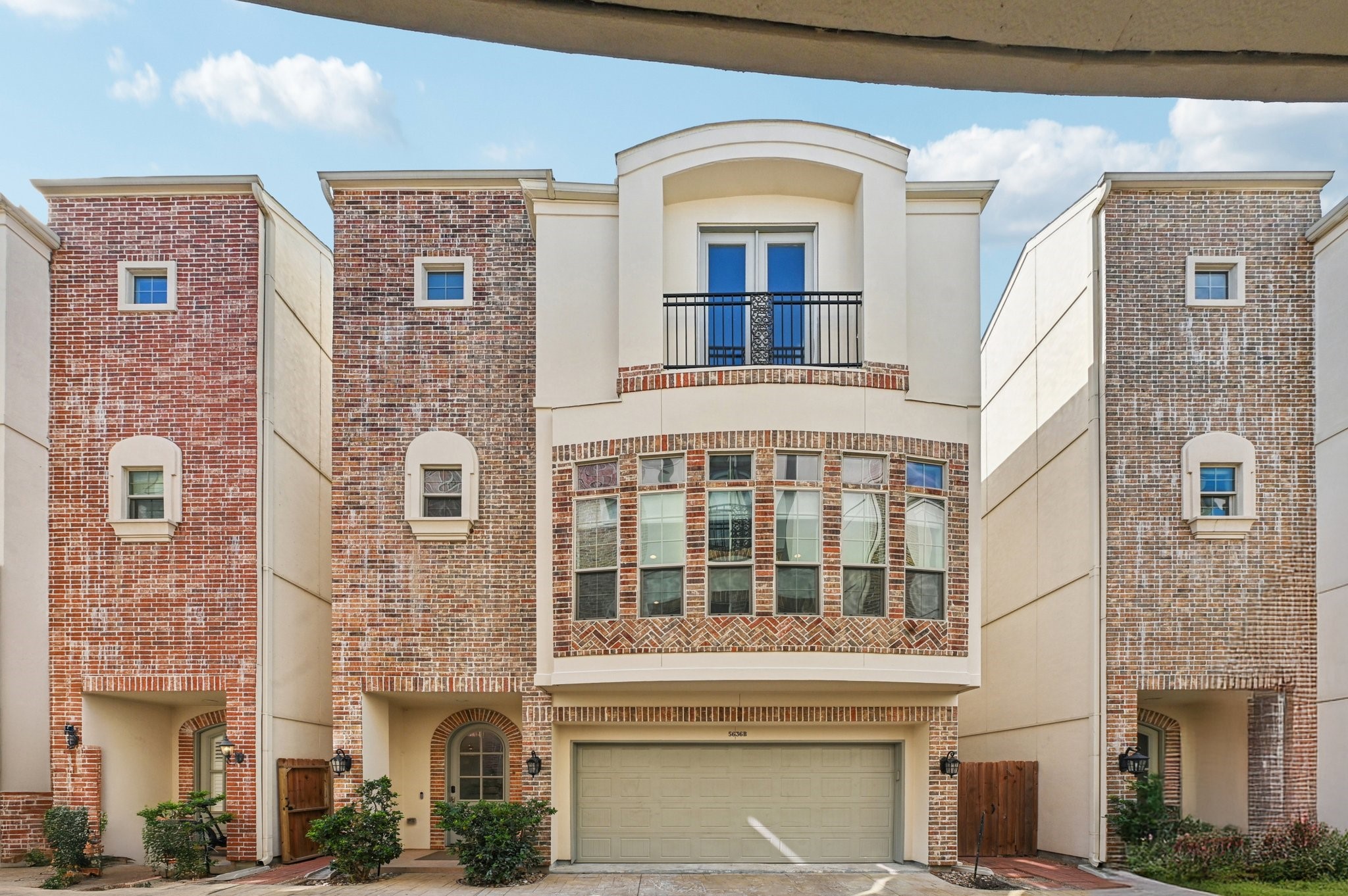 5636 Kiam Street B Houston TX 77007