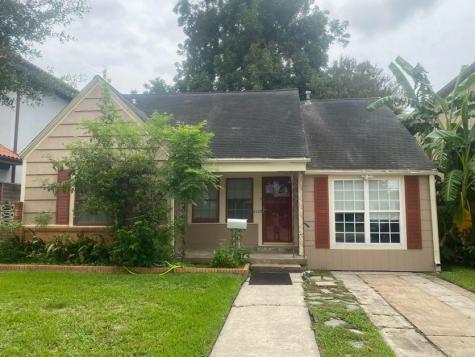 4425 Ione Street Bellaire TX 77401