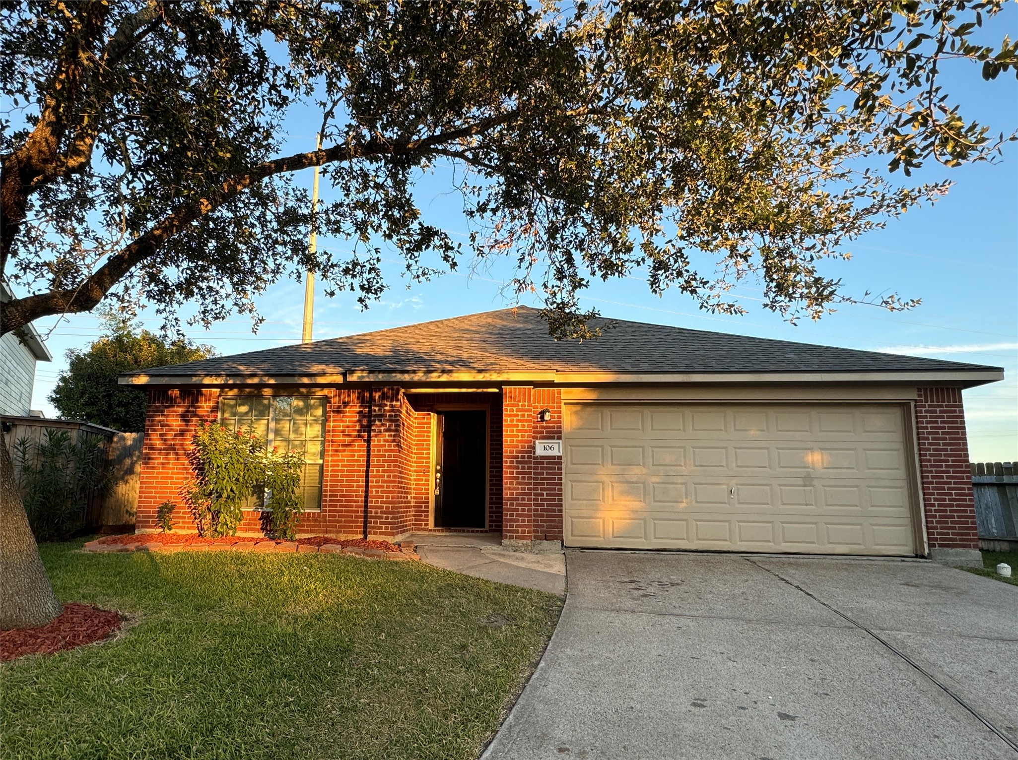 106 White Mountain Court La Marque TX 77568